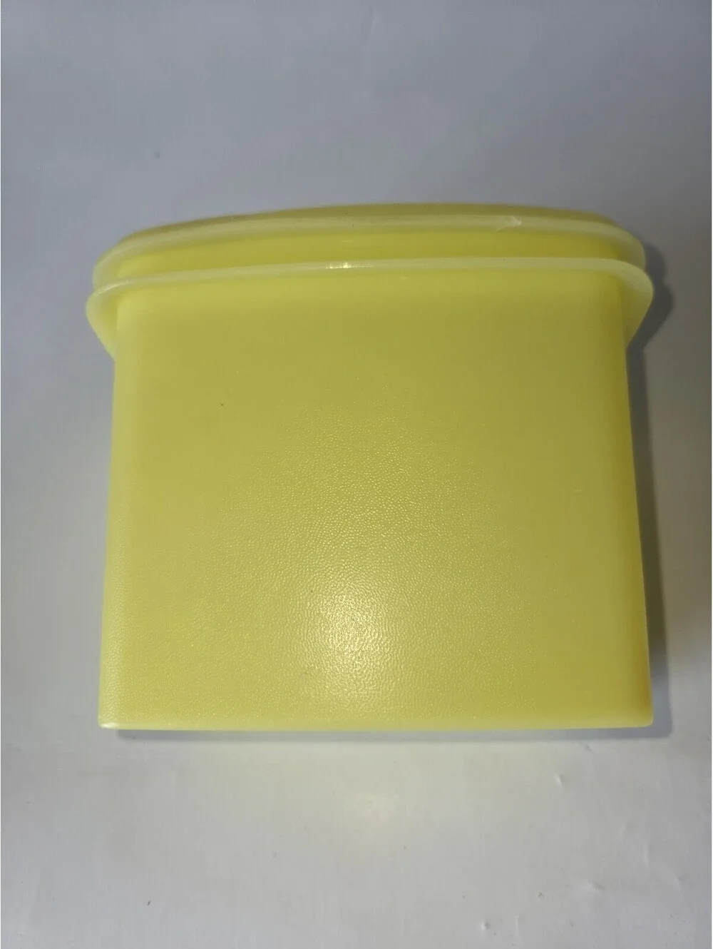 Vintage Tupperware Shelf Saver #1243 -8 Container  With Lid Yellow A12